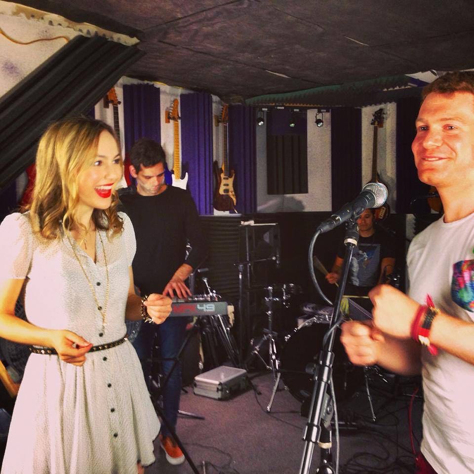 #fbf singing with the talented @larajohnston last year for a video shoot w/ @thenewvelvet -Mucho fun 🍻