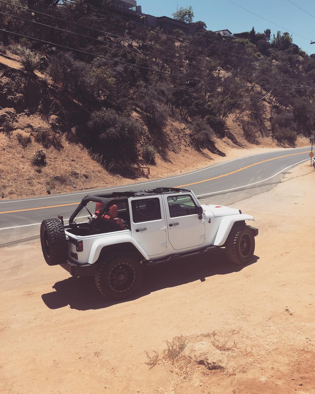 I guess if I have to get lost, Beverly Hills/Mulholland, with a white Jeep Wrangler would be one of my preferences. Making some noise in LA this week 💚