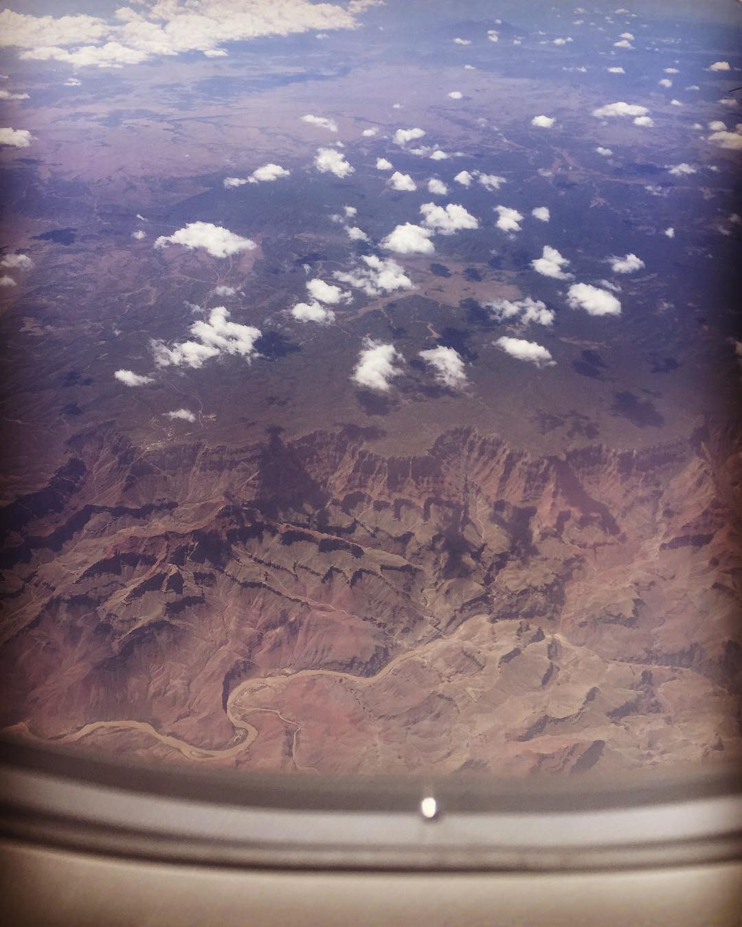 The Grand Canyon from 30k feet!! So amazing.....Can you imagine how many rare Pokemon are down there, it's worth the risk guys #beautifulnatureposttaintedby2016bs