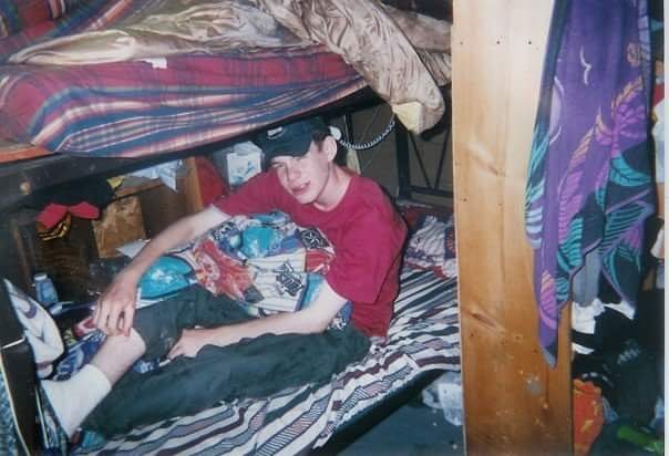 #TBT what a dweeb! Guess I slept in my cloths and hat back then. Whatevs. #swag #blazeyourowntrail #whoevertookthispicwasannoyingme #artists #blacksheep